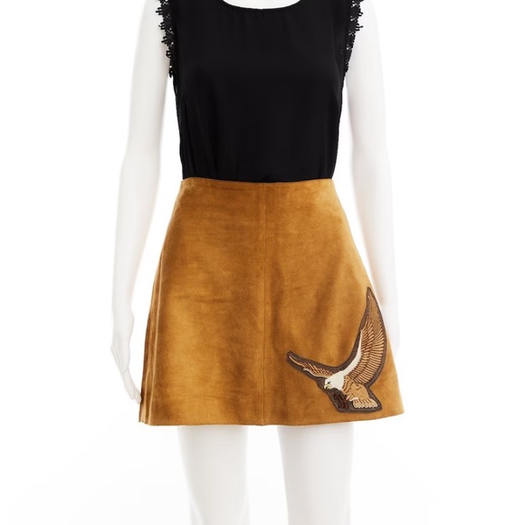 Upcycled tan suede mini skirt with eagle embroidery - Picture 3 of 10